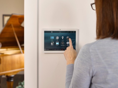 10 Smart Home Gadgets That Will Make Your Life Easier - Electronic